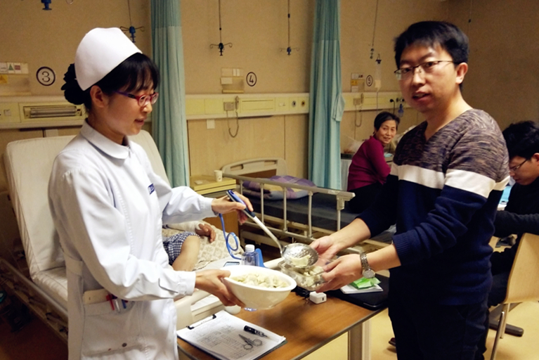 病区-送饺子-副本.jpg