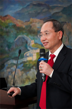 杨杰老师讲话.jpg